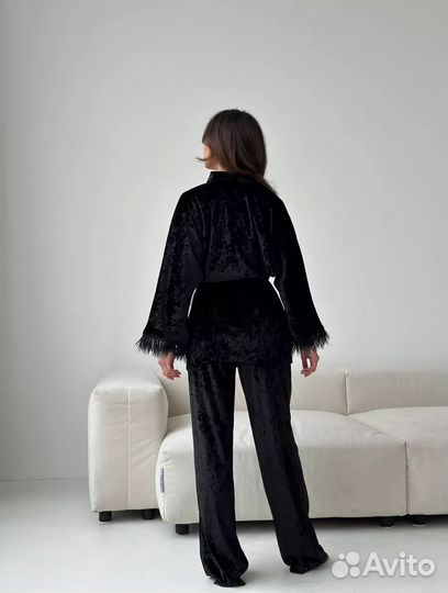 Нарядный велюровый костюм женский 48-50р