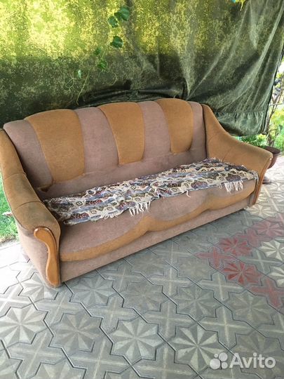 Диван и два кресла