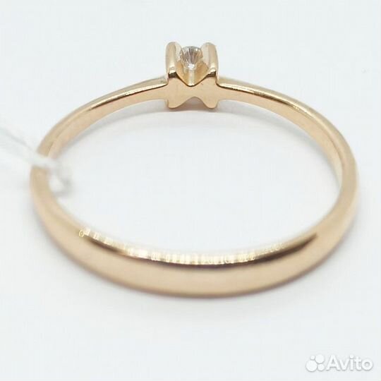 Кольцо с природным камнем Золото