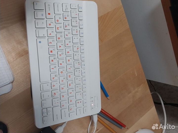 Клавиатура беспроводная белая
