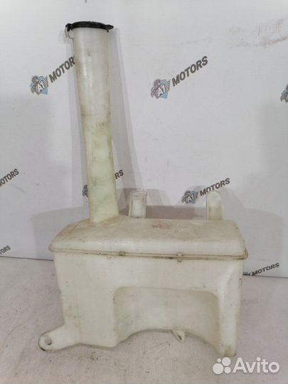Бачок омывателя Toyota Progres JCG10 1JZ-GE 2000