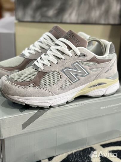 Кроссовки New Balance 990 v3