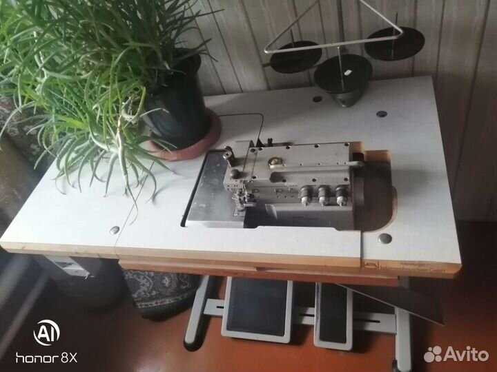 Оверлок промышленный