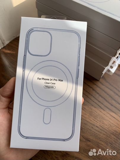 Чехол на iPhone 14