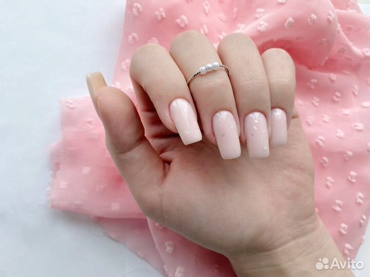 Маникюр, педикюр, наращивание ногтей