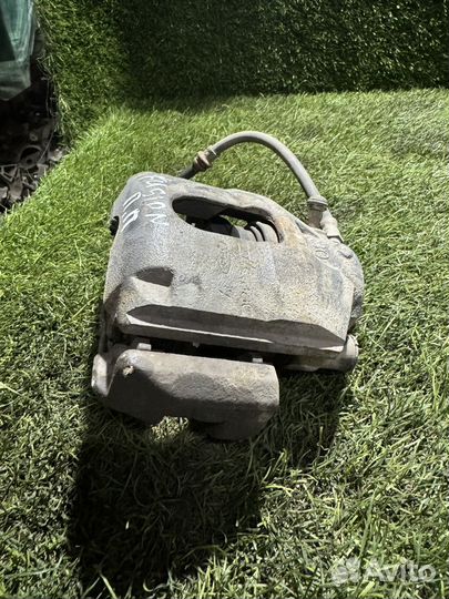 Передний правый тормозной суппорт Ford Fusion