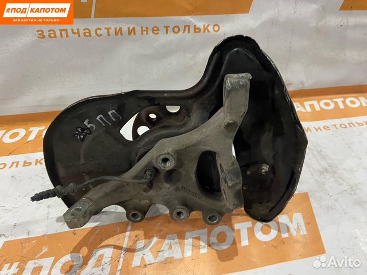 Кулак передний правый Mercedes-Benz C-Класс W204