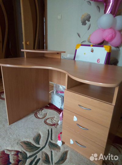 Компьютерный стол