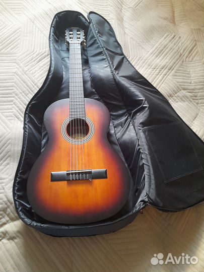 Продам гитару valencia vc203 детская 3/4