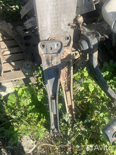 Продольная балка подрамника Almera classic b10