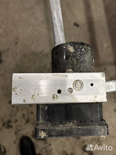 KIA Opirus Блок abs