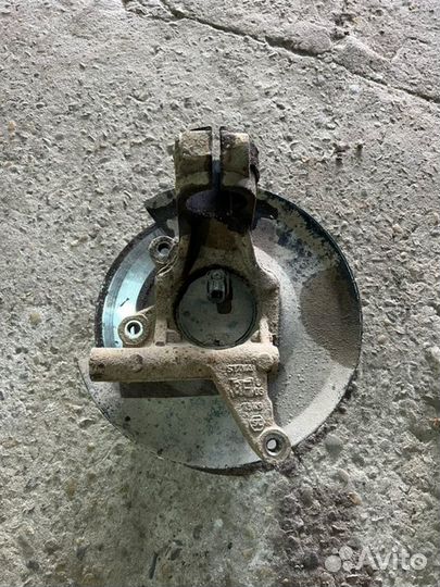 Кулак поворотный задний левый Ford Mondeo III 2