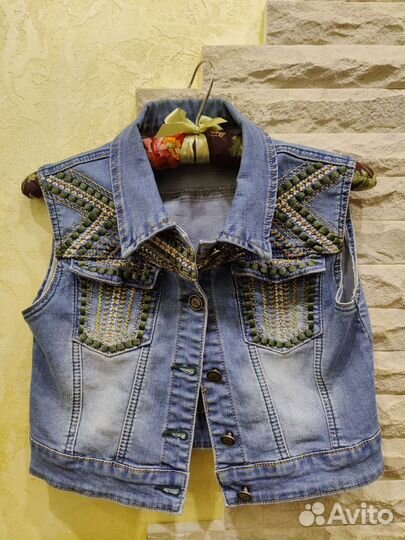 Джинсовая жилетка