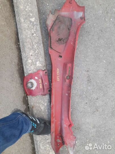 Пластик хвоста GPZ 1100