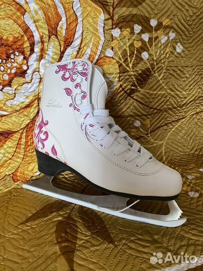 Коньки фигурные женские 40 размер