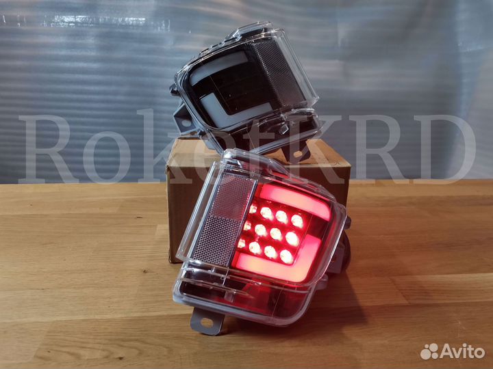 Катафоты Toyota Land Cruiser 200 с 16г черно-бел