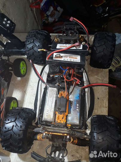 Машина на радиоуправлении 1 8