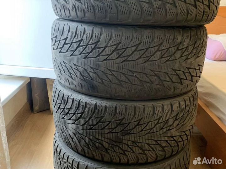 Nokian Tyres Hakkapeliitta R2 245/40 R18