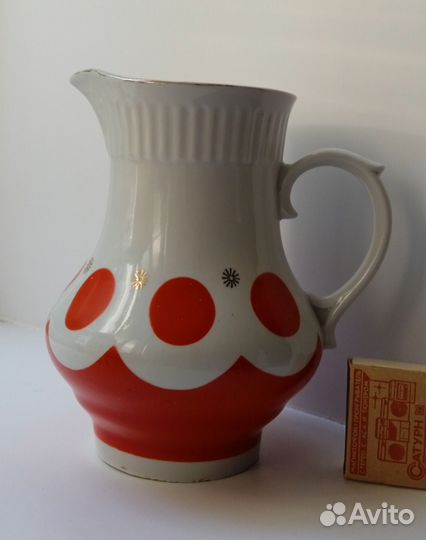 Кувшин красный горох