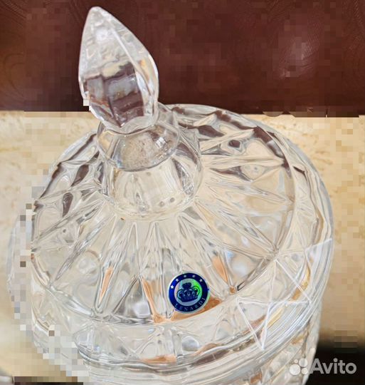 Хрустальный кувшин с крышкой