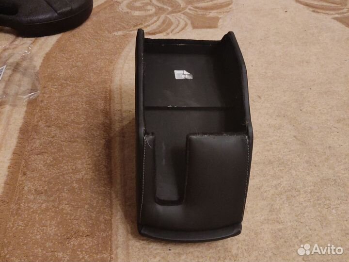 Подлокотник на kia rio 3