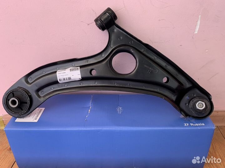 Рычаг передний правый
