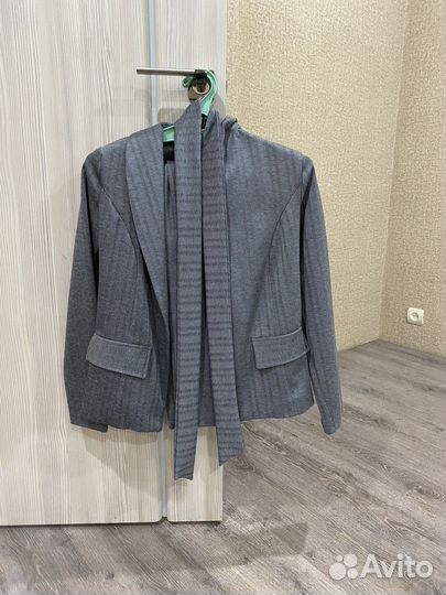 Костюм серый