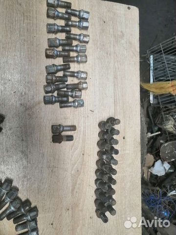 Колёсный болт м14/1.5