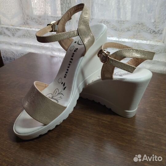 Босоножки женские 37 размер