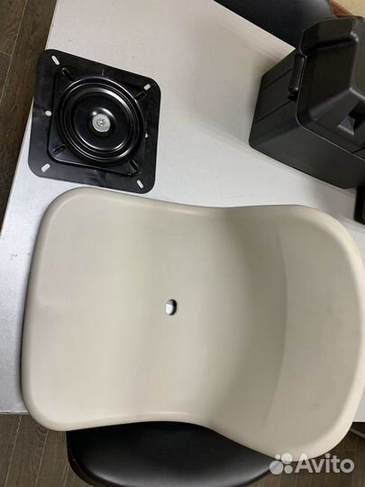 Кресло пластмассовое для катера