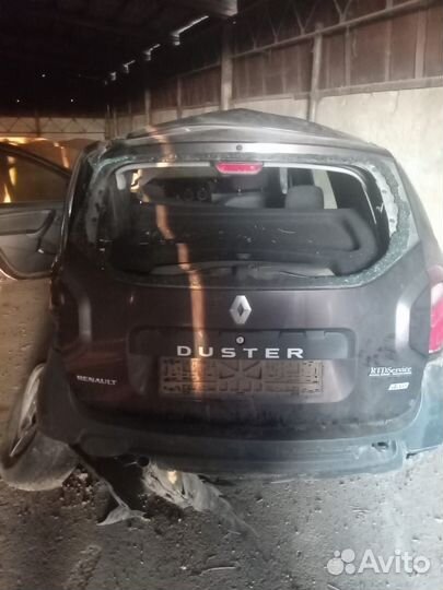 Renault Duster 1.6 МТ, 2017, битый, 70 000 км