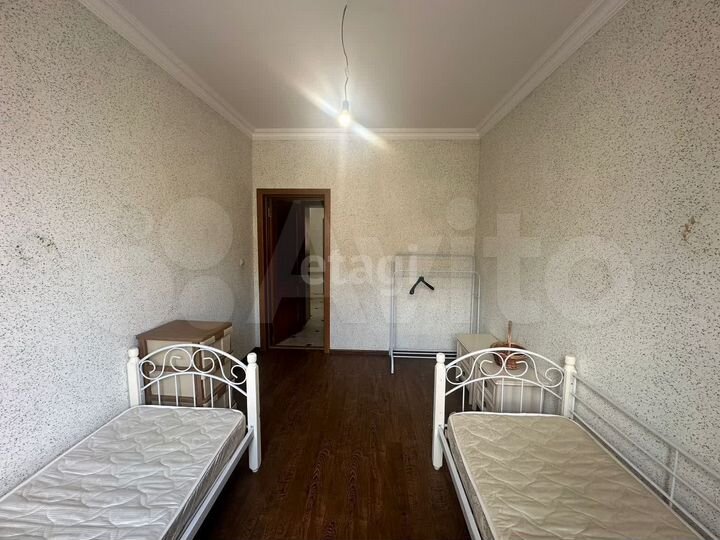 3-к. квартира, 130 м², 4/6 эт.