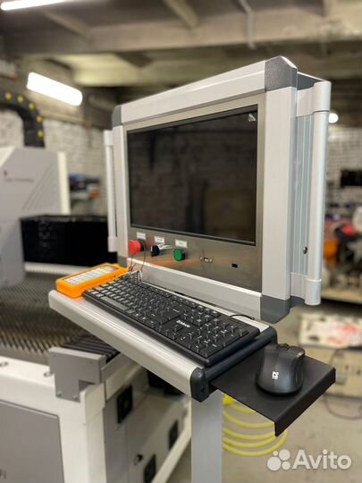 Лазерный станок для резки металла 1500*1000 1,5kW