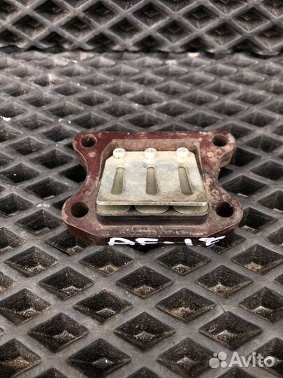 Лепестковый клапан Honda Dio 27 28 AF 18E