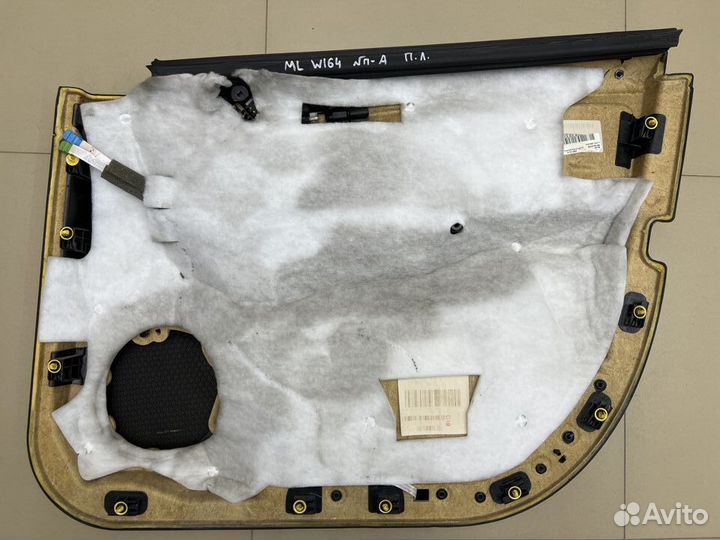 Обшивка двери Mercedes ML W164