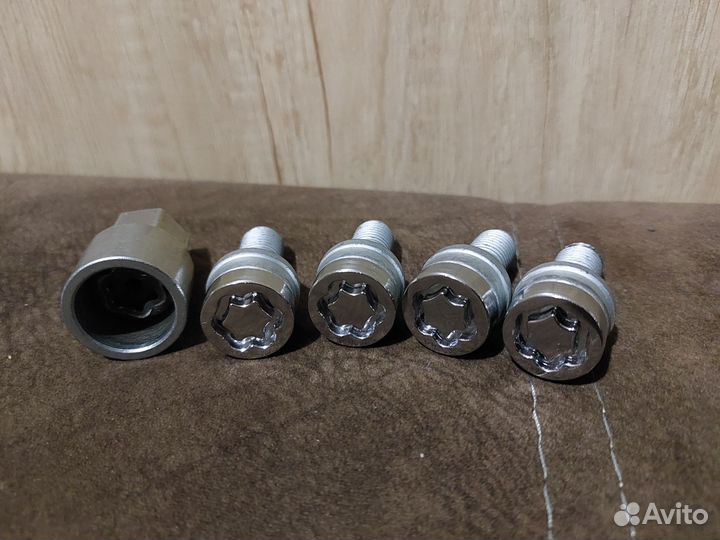 Секретки на колеса McGard 27203 SU