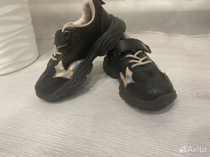 Кроссовки для девочки