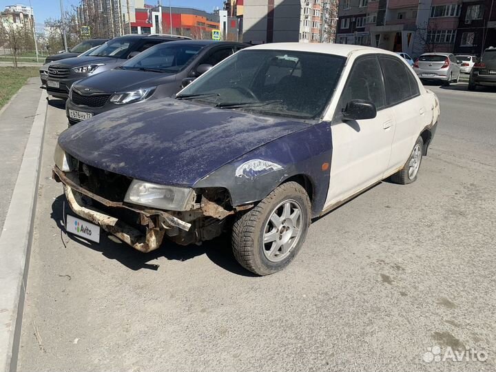 Mitsubishi Mirage 1.5 AT, 2000, битый, 200 000 км