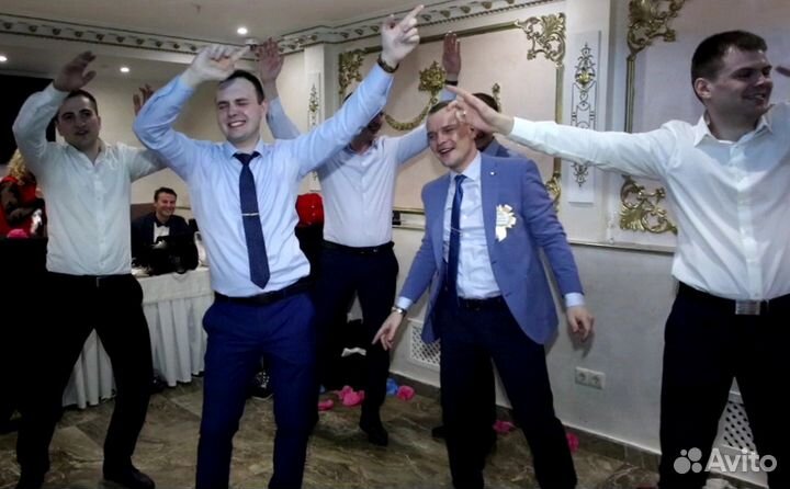 Ведущий тамада и диджей,вокал