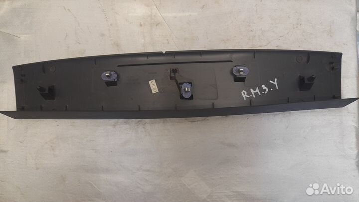 Обшивка крышки багажника Renault Megane III универ