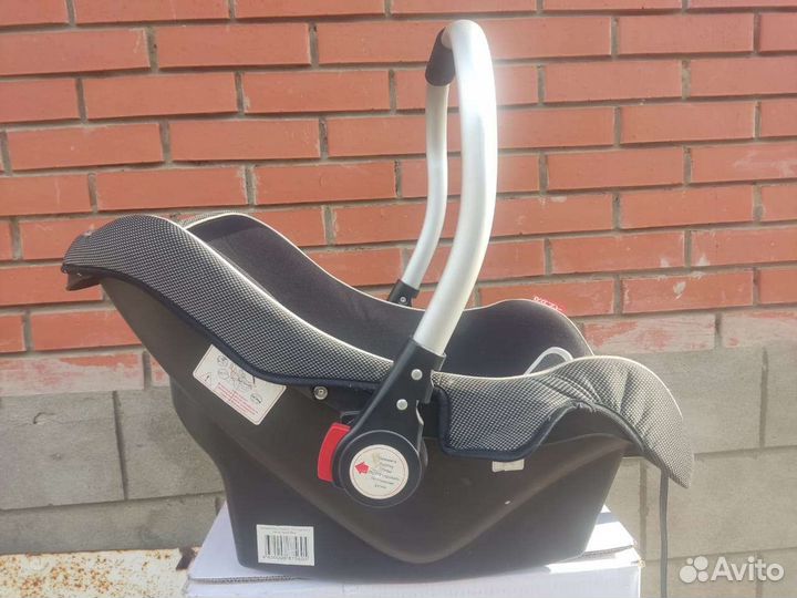 Детское автокресло от 0 до 18 кг