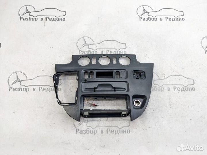 Накладка торпеды w901 Sprinter 611.981