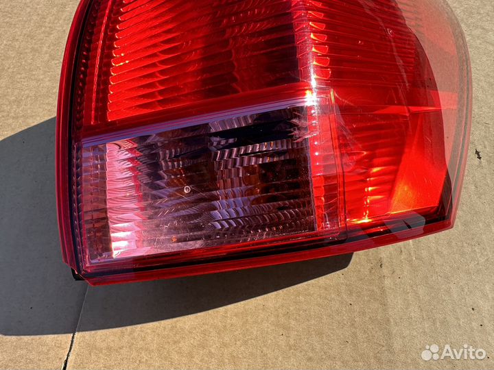 Фонарь задний правый Nissan Qashqai j10