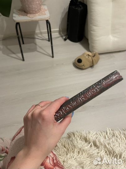 Триша Левенселлер Тени между нами