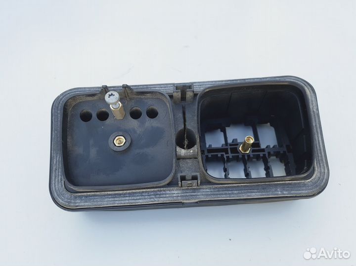 Корпус блока предохранителей Skoda Fabia