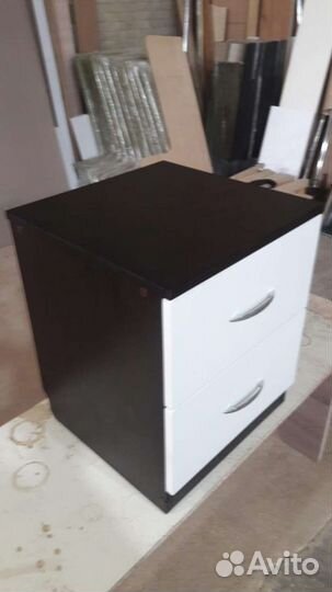 Тумбочка прикроватная 2шт