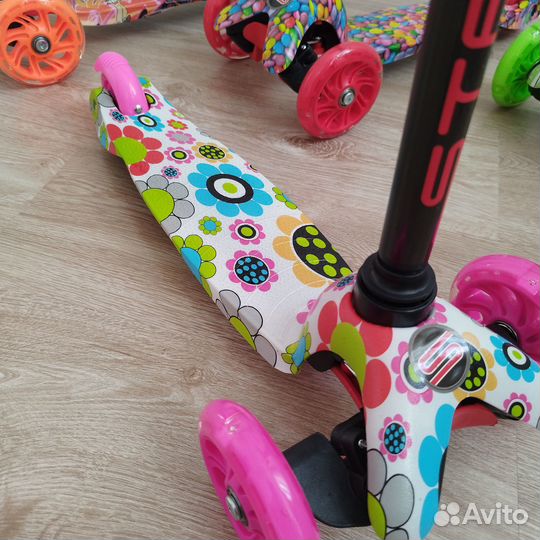 Самокат детский трехколесный со светящимися колеса