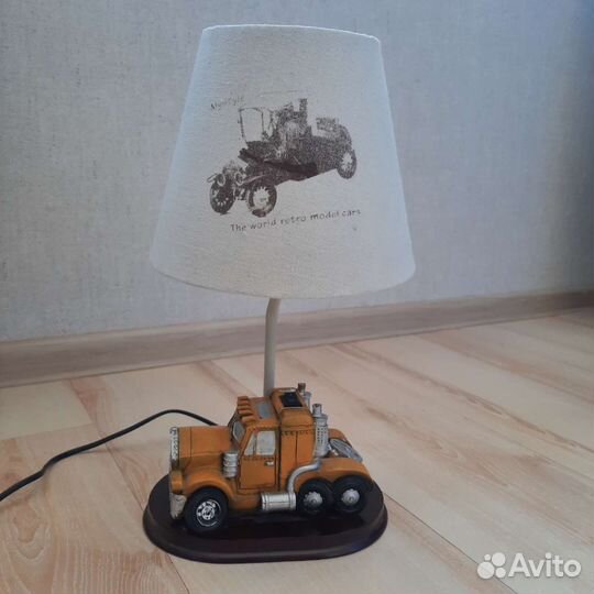 Лампа настольная/светильник