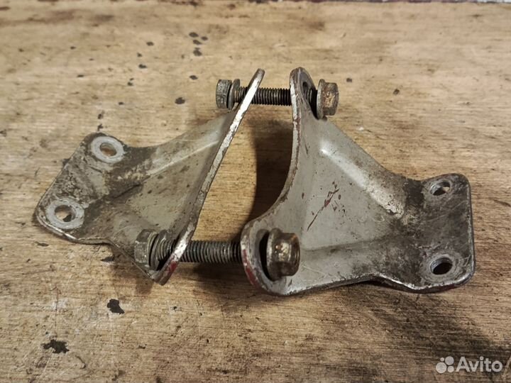 Крепление двигателя Ява