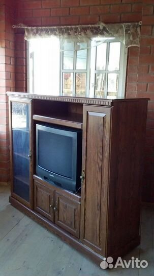 Мини-бар, шкаф, тумба под телевизор. Три в одном